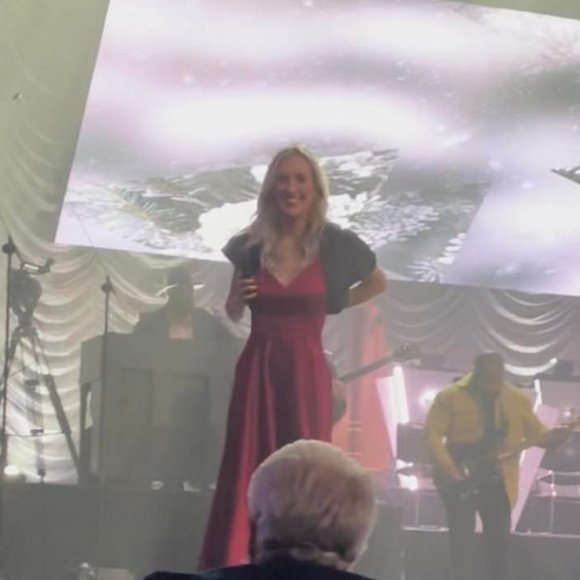 B Darlin Red Satin V-Neck Gown Slit & Pockets, A-line, size 5 - Picture 7 of 10